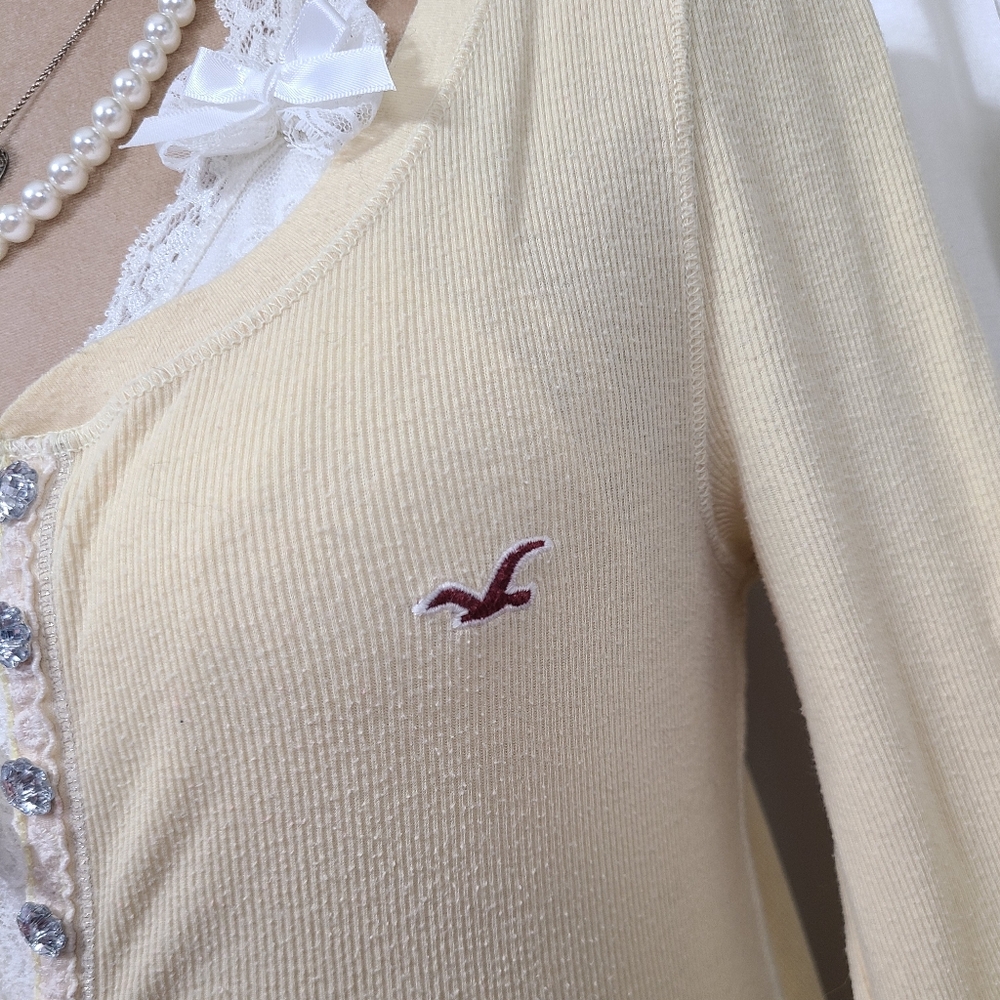 ♡ Y2K ♡ Hollister Butter Yellow Blingy Button Henley Long Sleeve Top - Picture 9 of 13